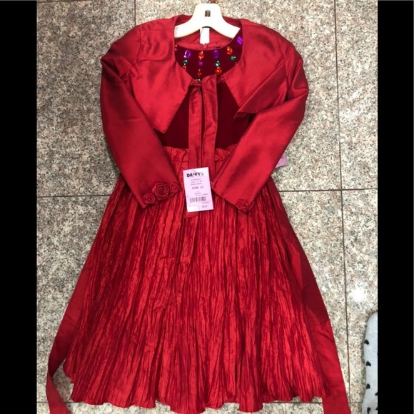 Other - 👧🏼NWT! Girls Red Velvet/Satin Dress Size 9-10